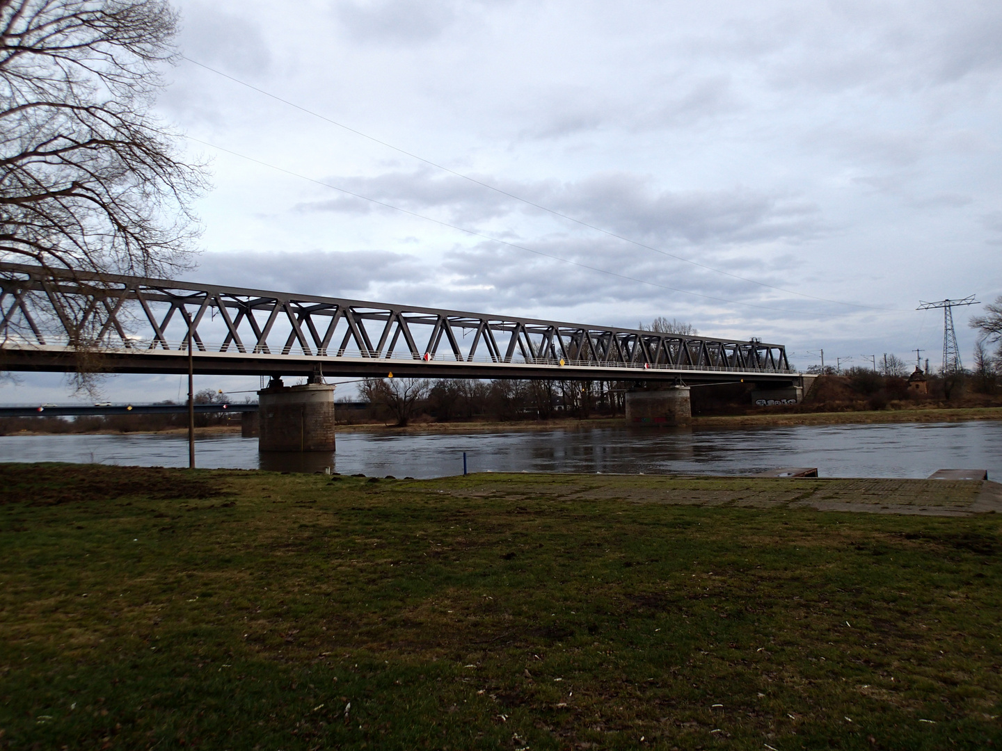 Eisenbahnbrücke über die Elbe in Rosslau