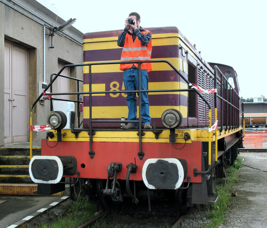Eisenbahnfotograf auf hohem Niveau