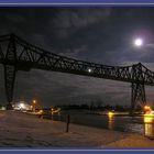 Eisenbahnhochbrücke im Mondschein