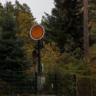 Eisenbahnsignal im Garten