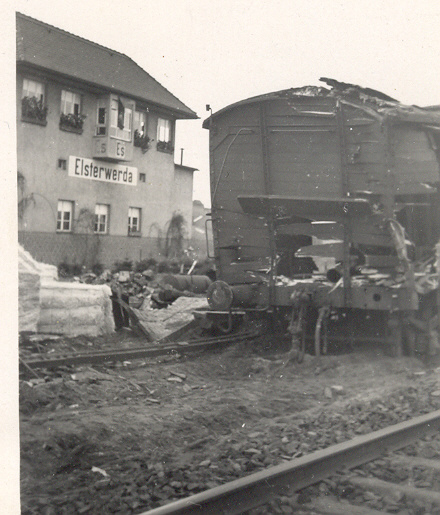 Eisenbahnunfall,im Herbst 1936,in Elsterwerda(Stellwerk mit Balkonkästen).