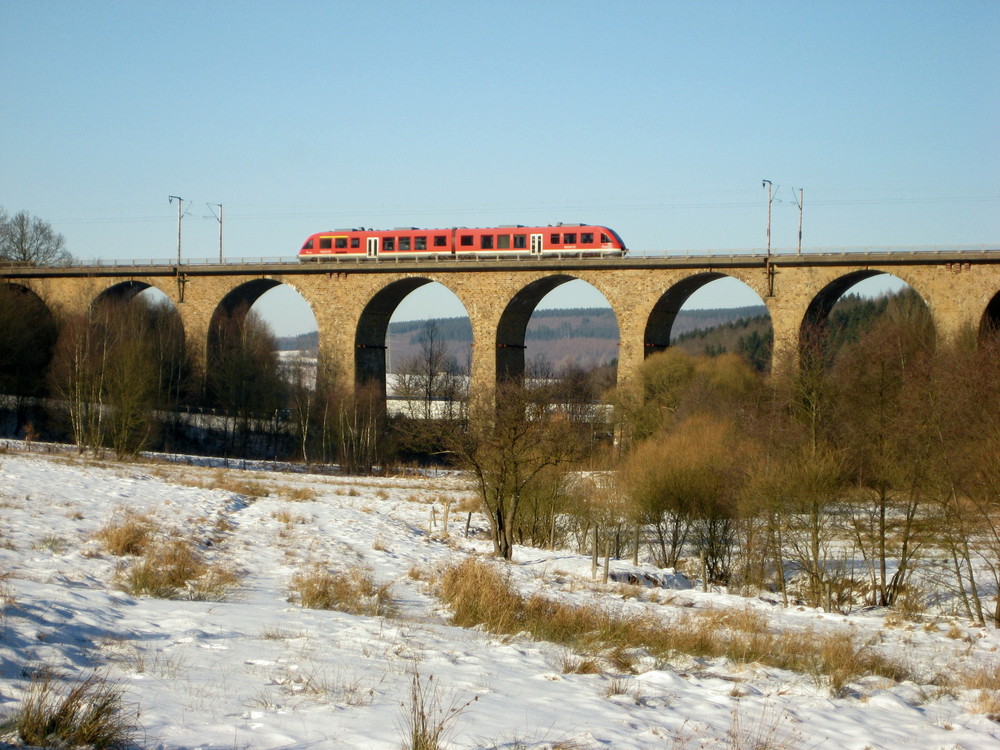 Eisenbahnviadukt im Weißtal