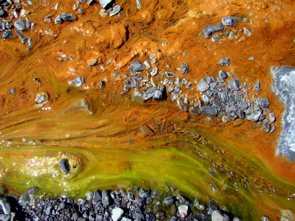 Eisenfluss Limonero in der Caldera