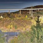 Eiserfelder Autobahnbrücke A45 mit 106 Meter Höhe (Siegen) im Herbst 2