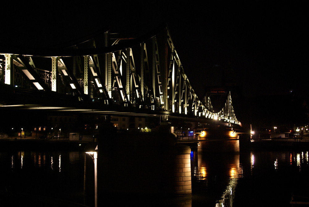 Eiserner Steg bei Nacht