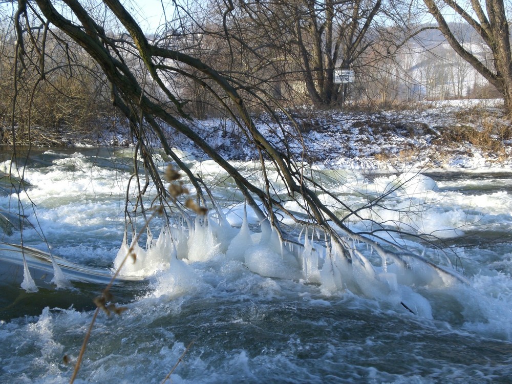 Eises Kälte an der Saale bei Naumburg