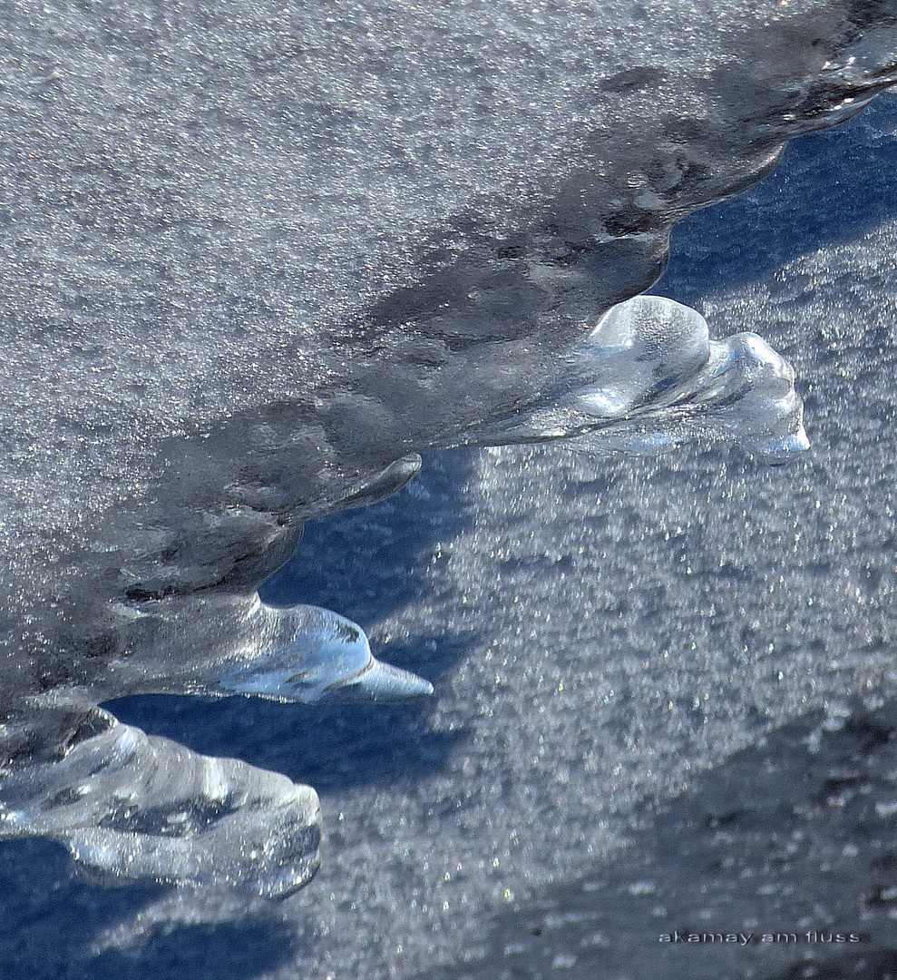 Eisfigur Vogel im Flug