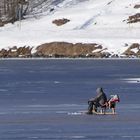 Eisfischer auf dem Silser See