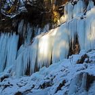 Eisformationen bei Zwischenwasser