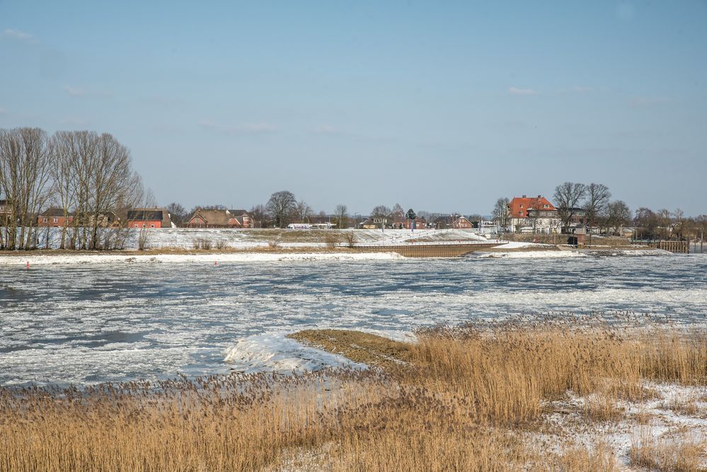 Eisgang auf der Elbe