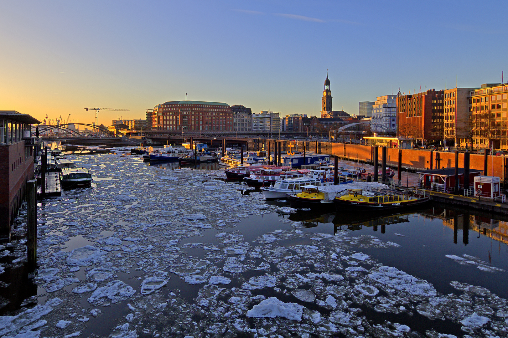 Eisgang im Binnenhafen