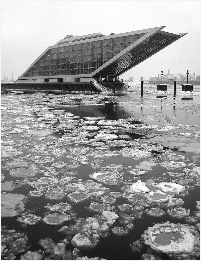 Eisgang mit Dockland