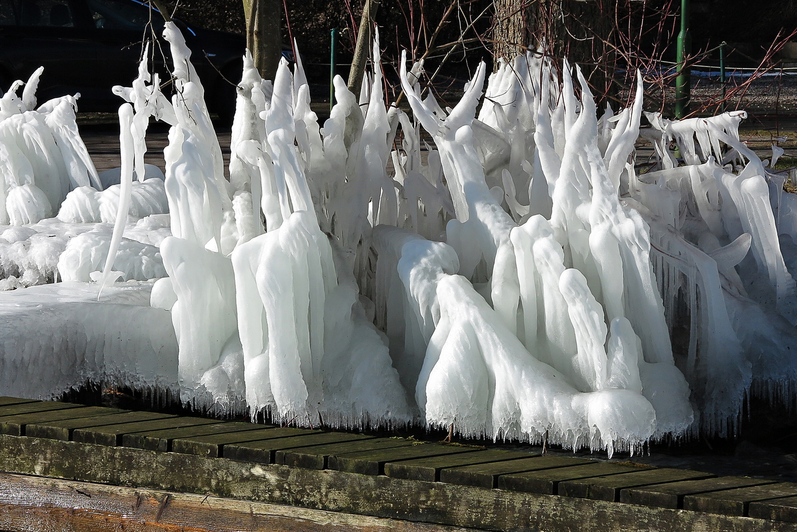 Eisgebilde am Ufer vom Großen Plöner See