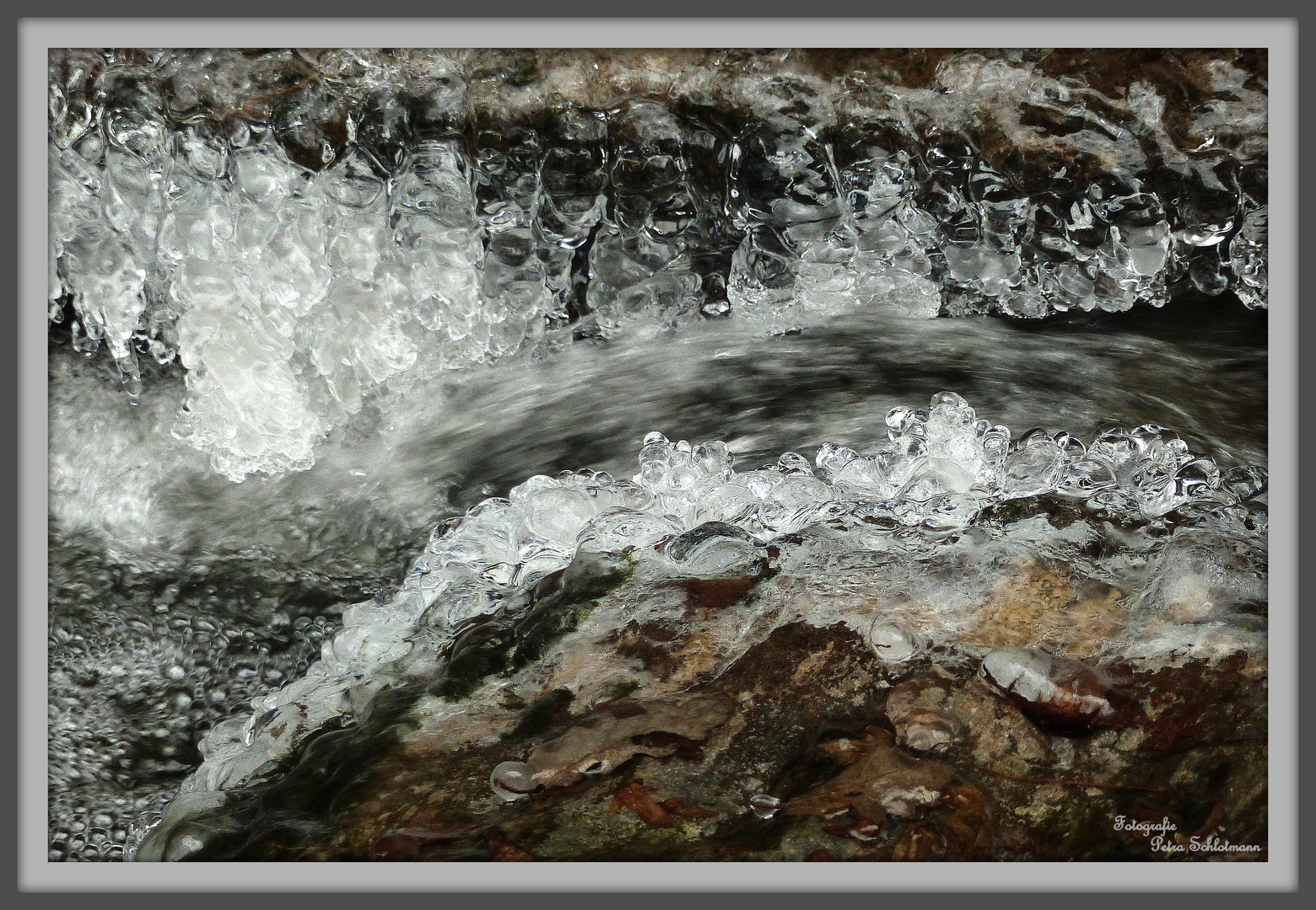 °°°°Eisgebilde im Bachlauf°°°°