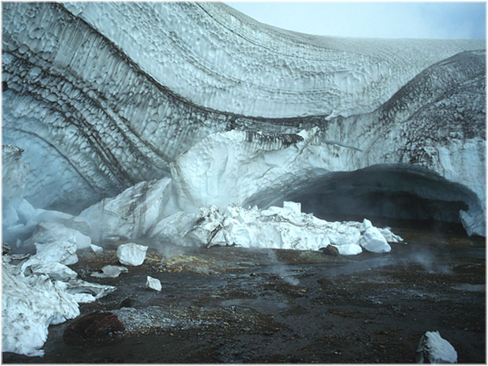 Eishöhle am Hrafntinnusker