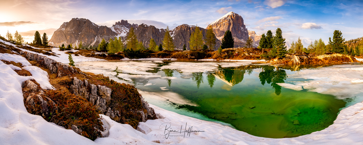 Eisiger Bergsee