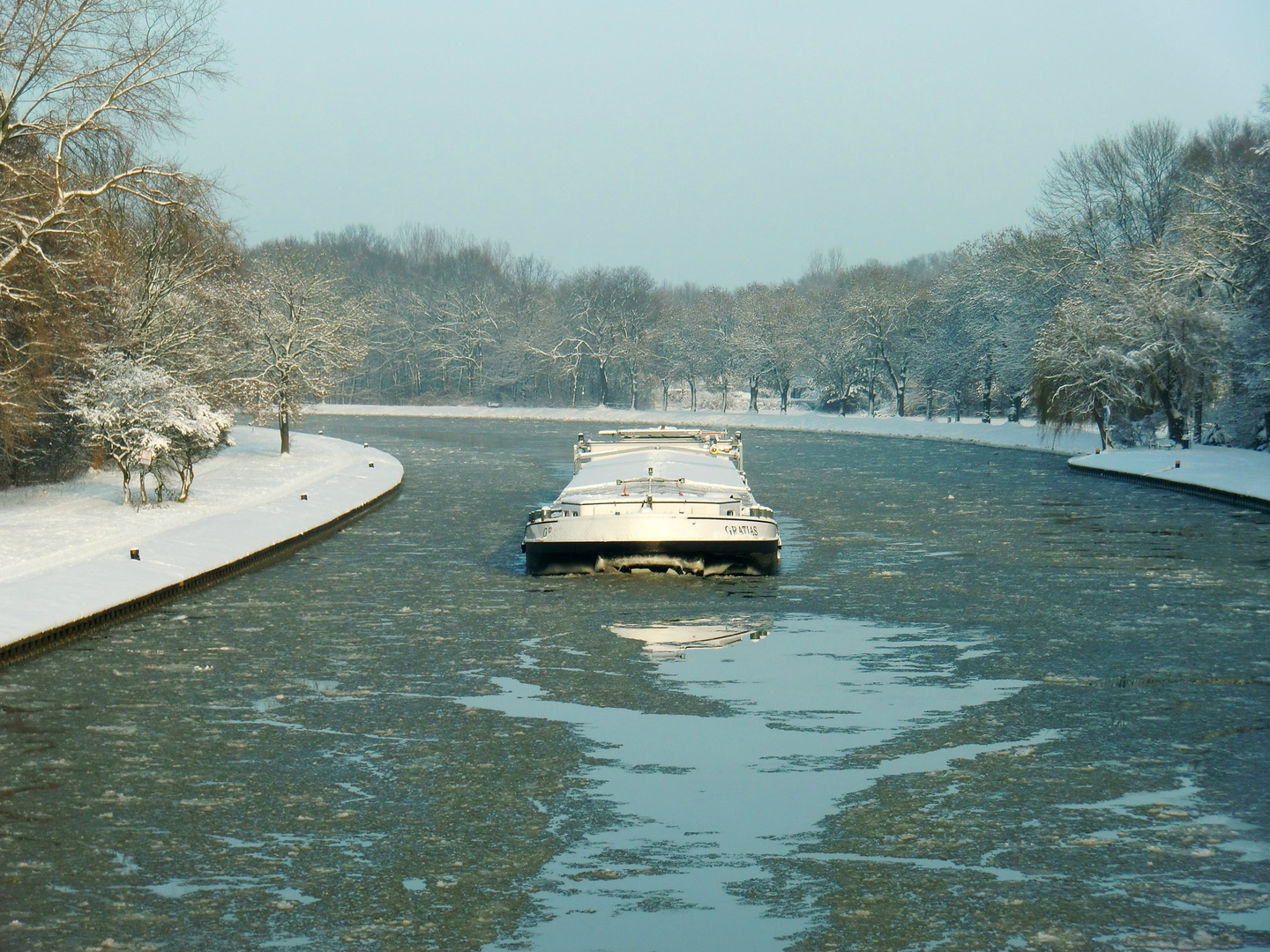 eisiger Dortmund-Ems-Kanal