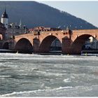 Eisiger Neckar in Heidelberg