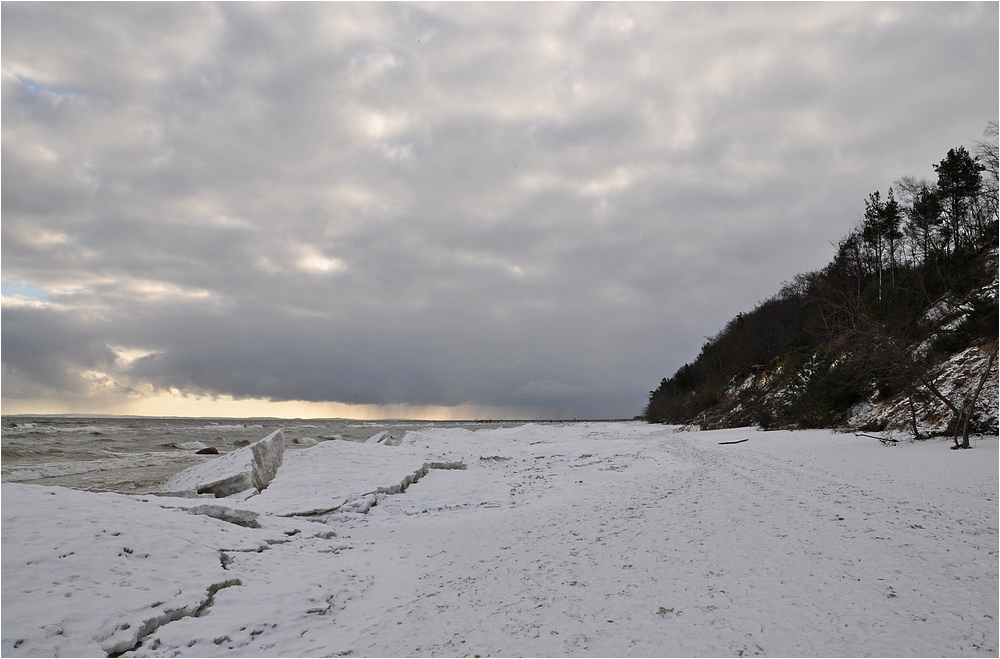 Eisiger Ostseestrand