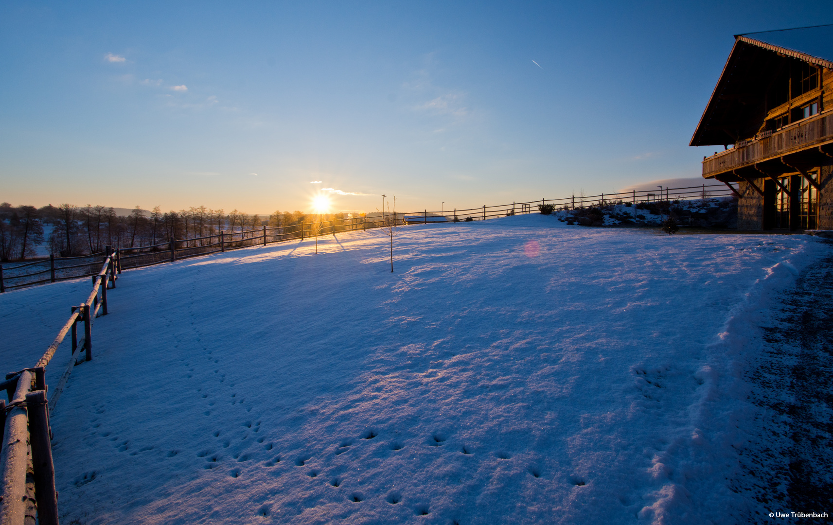 Eisiger Sonnenaufgang (1)