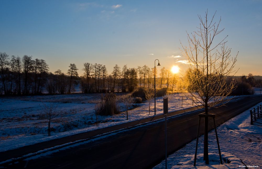 Eisiger Sonnenaufgang (2)