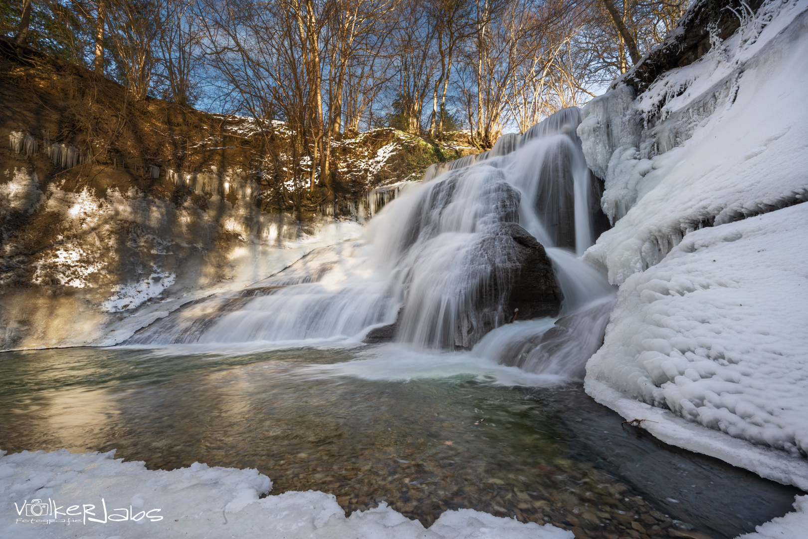 eisiger Wasserfall