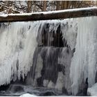 Eisiger Wasserfall