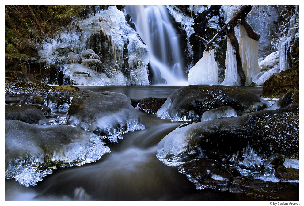 Eisiger Wasserfall III