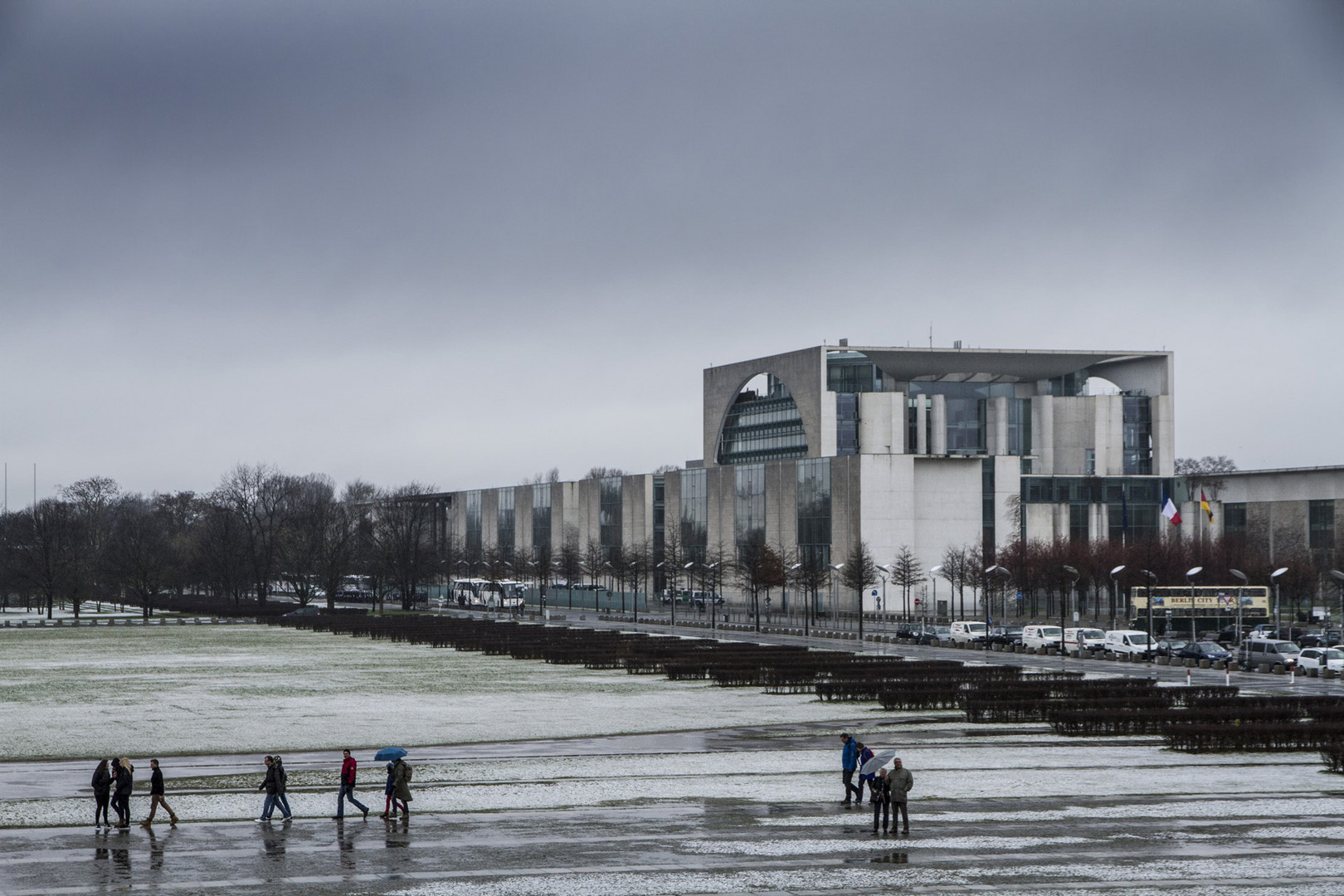 eisiger Wind und SchneeGraupelSchauer