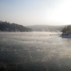 Eiskalte Luft über Wasser