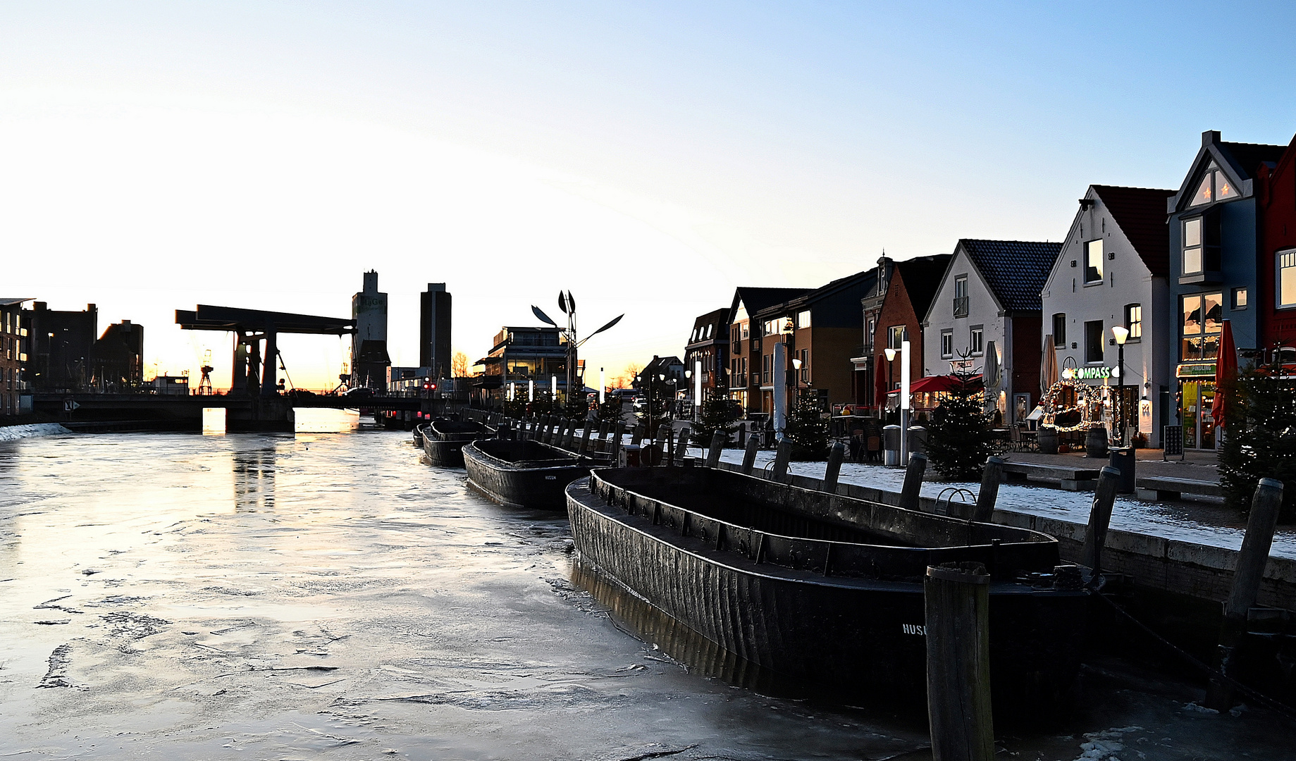 Eiskalter Winternachmittag am Husumer Binnenhafen