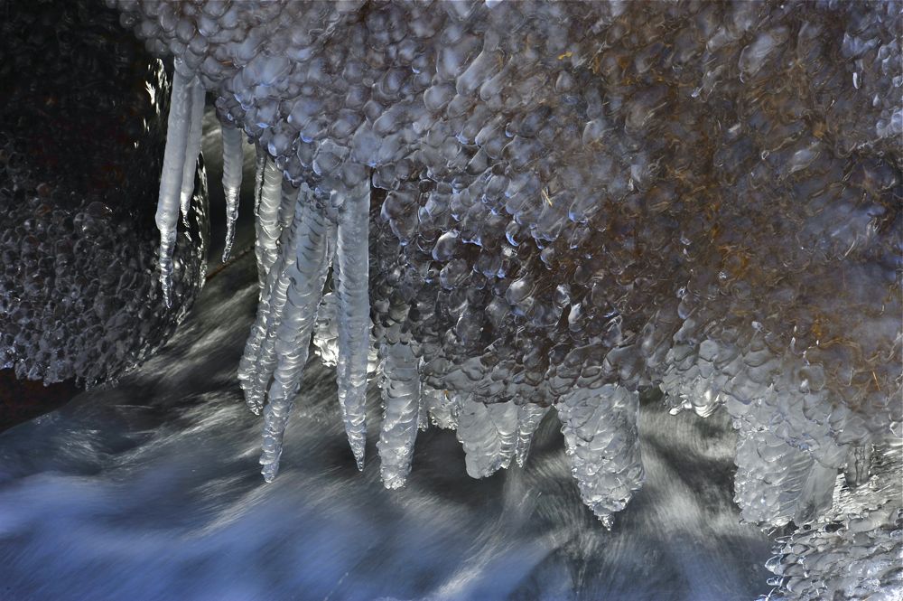 Eiskristalle am Berninabach