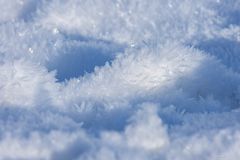 Eiskristalle im Schnee