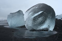 Eiskugel am Breiðamerkursandur 