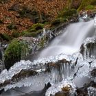 Eiskunst am Bach