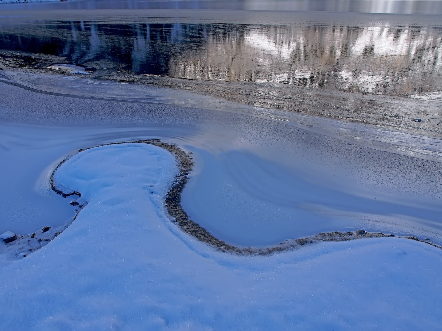 Eiskunst am Oeschinensee, Kandersteg. - "Mon" lac de montagne en hiver... 