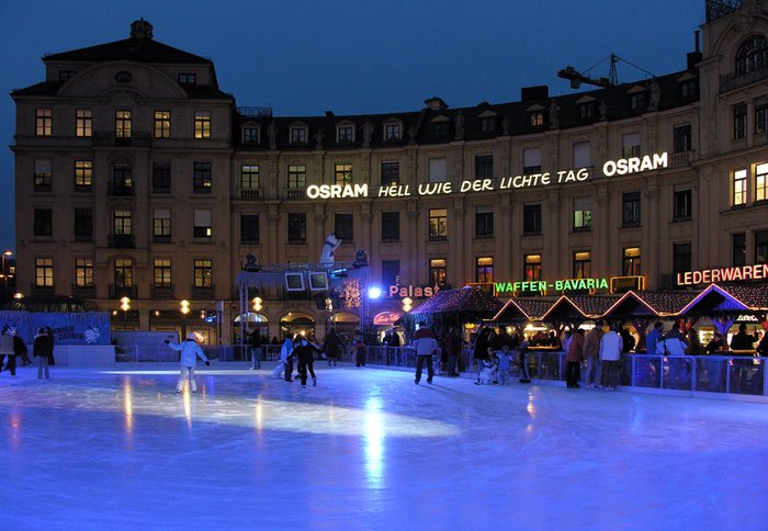 Eislaufen am Stachus