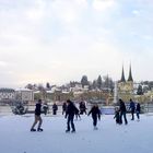 Eislaufen vor dem KKL ...