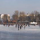 Eislaufvergnügen in Berlin auf dem Weissensee