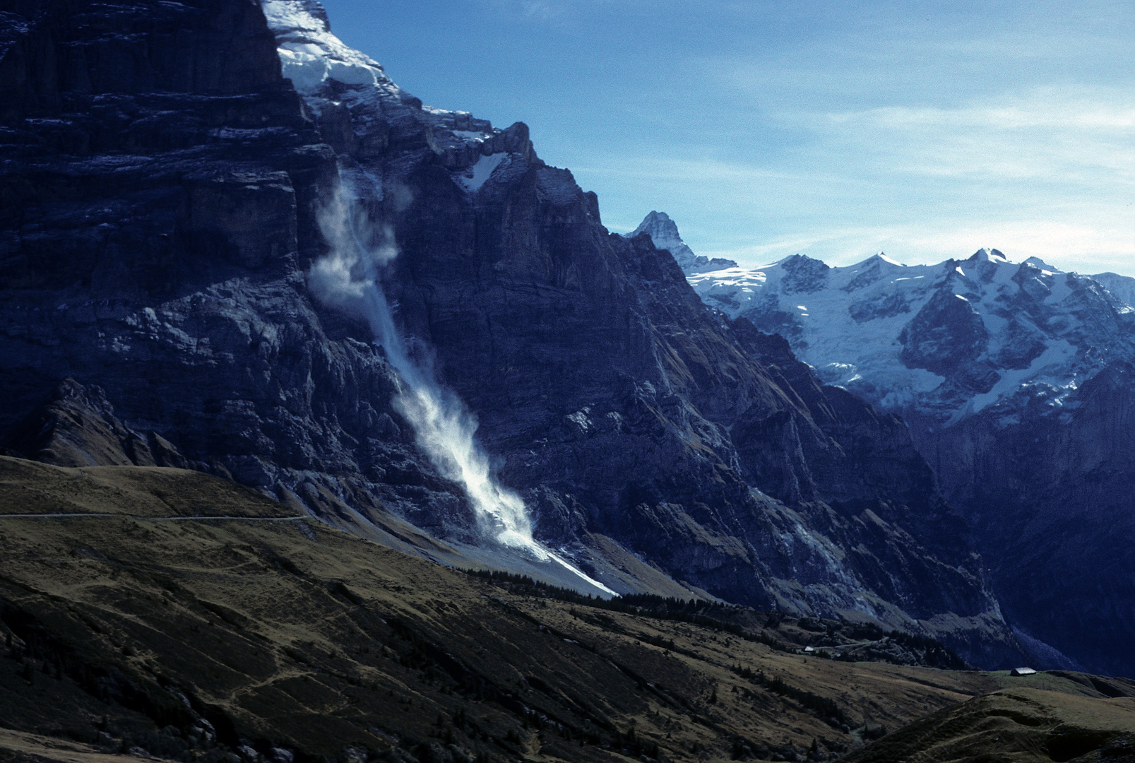 Eislawine in den Berner Alpen