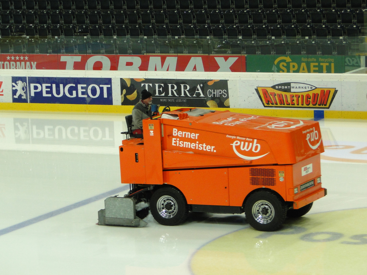 Eismaschine " die putzt bis zum Meister"