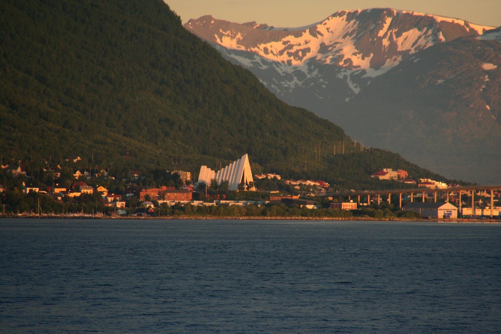 Eismeer Kapelle Tromso um Mitternacht