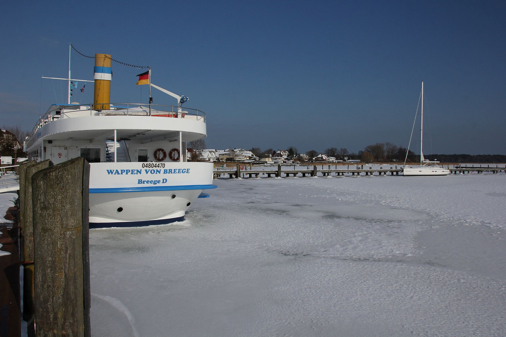 Eismeer V - Im Hafen von Breege/Rügen am 3.3.2018