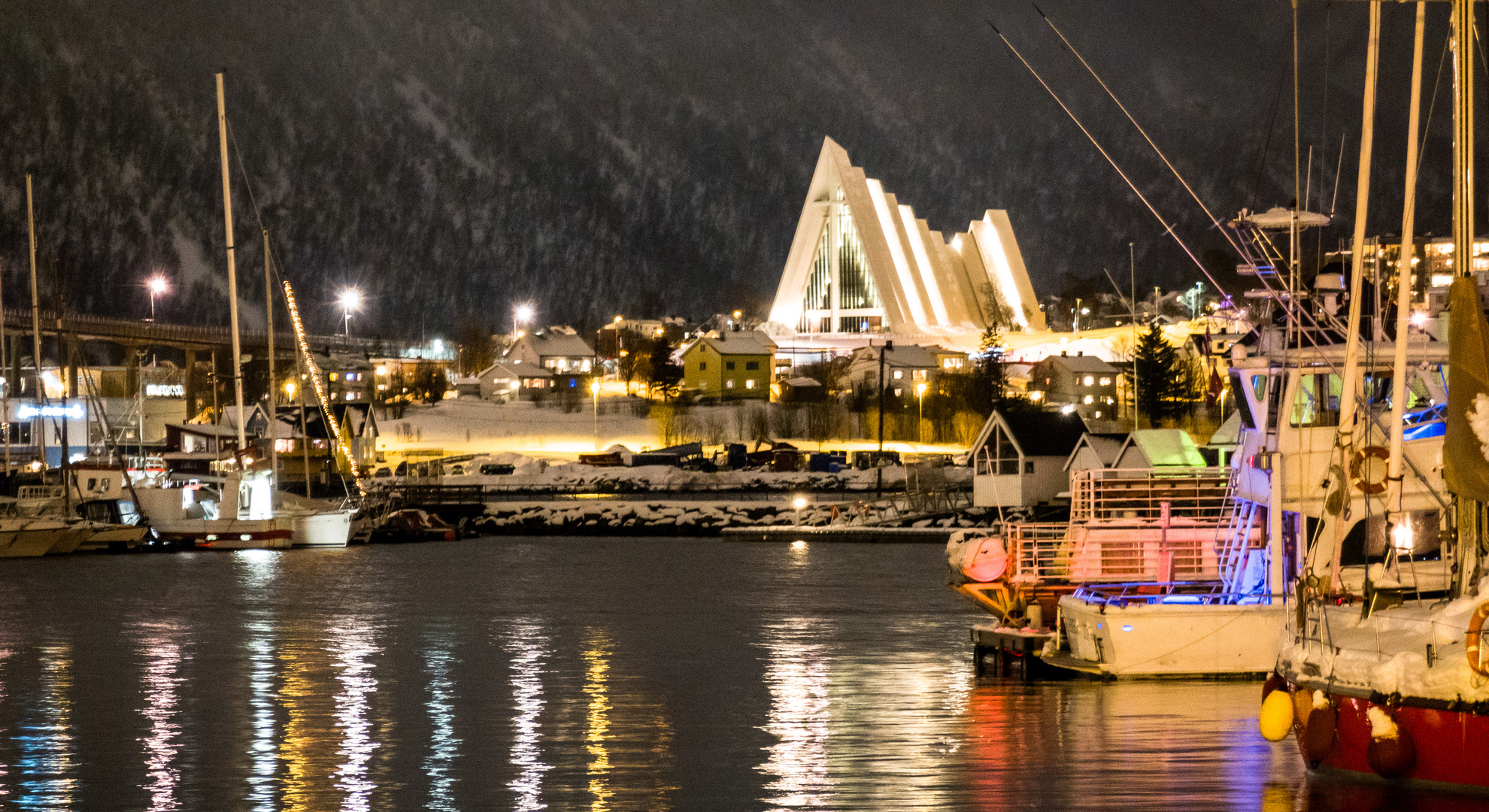  Eismeerkathedrale in Tromsø by Night