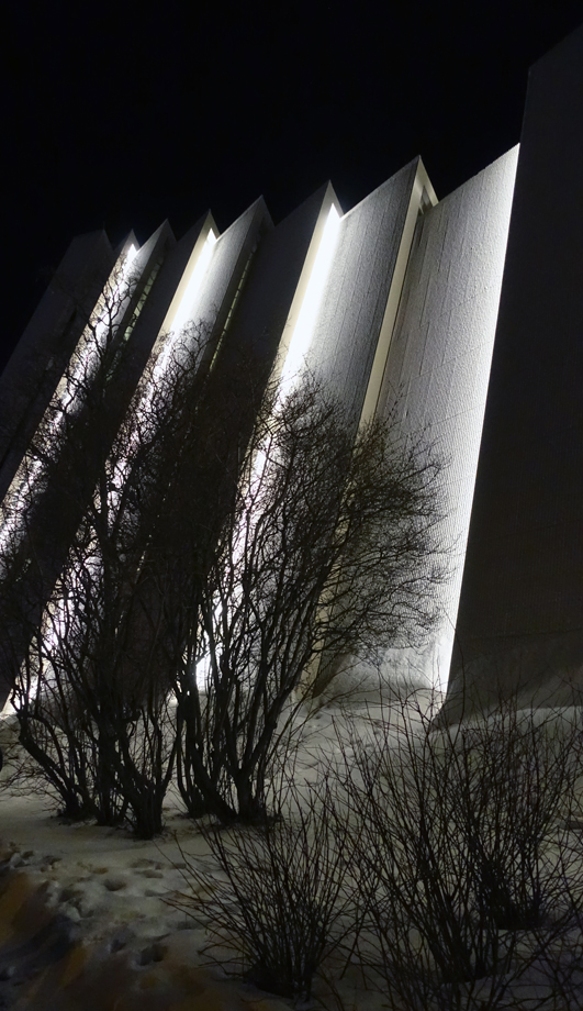 Eismeerkathedrale Tromsö bei Nacht