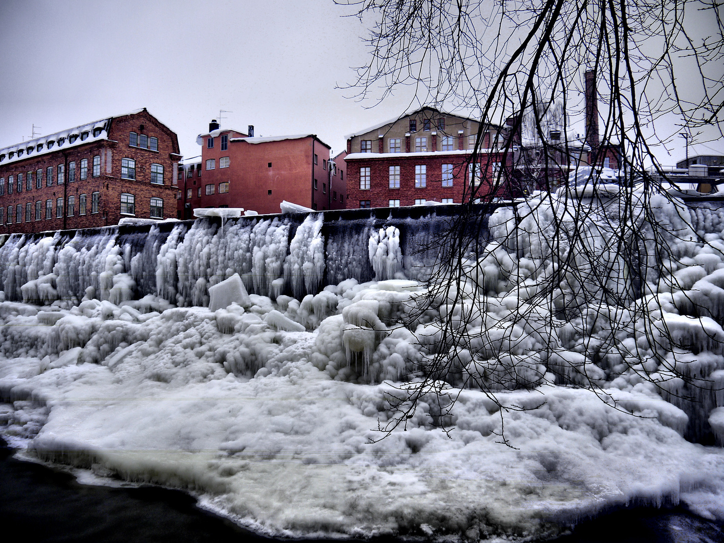 Eisnatur am Wasserfall................