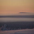 Eisnebel über den Hügeln