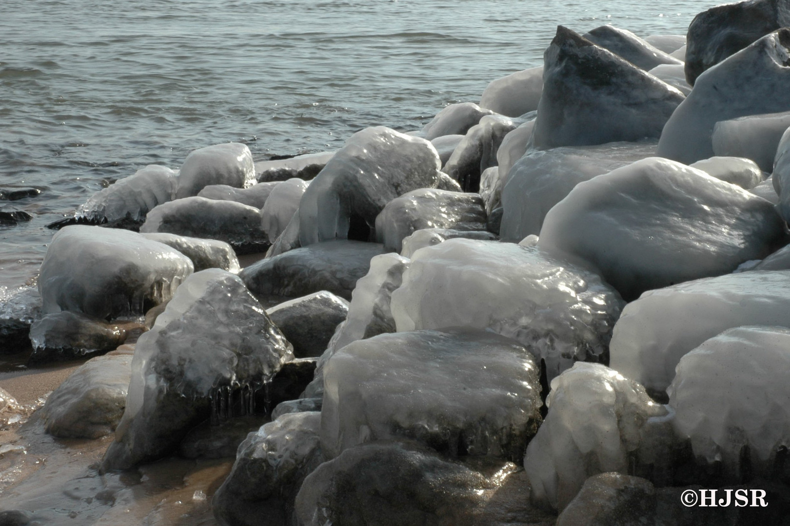 Eispanzer am Rhein