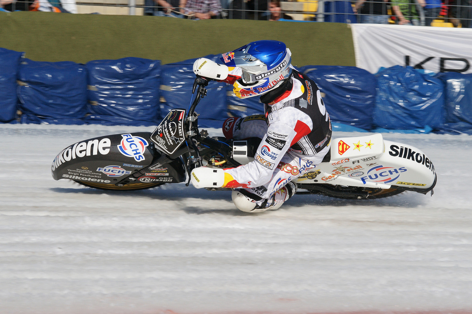 Eispeedway Berlin bei bestimmt besserm Wetter als Ostern 2012