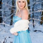 Eisprinzessin Shooting im Schnee mit Eva